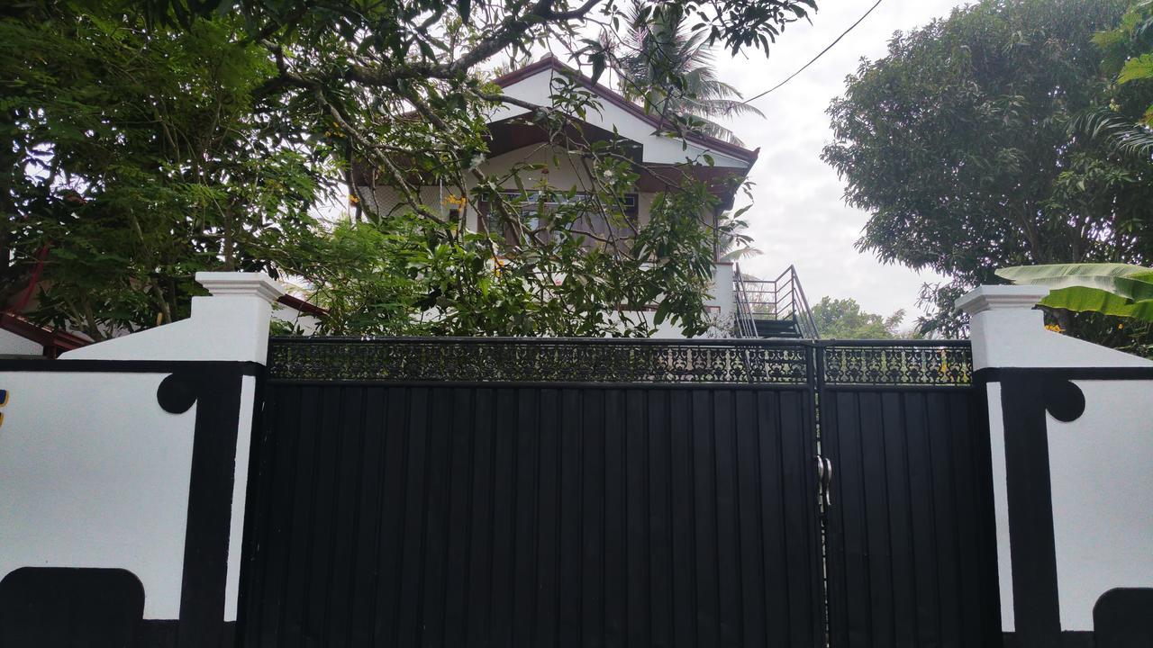 Desitha Family House Hotel Mirissa Exterior photo